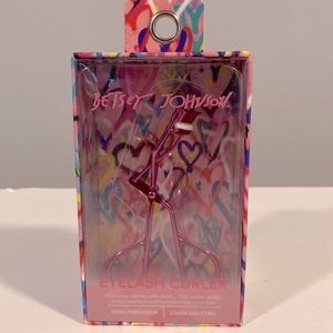 Betsy Johnson Eyelash Curler